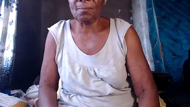 Snapshot of NaughtyGranny chatting on May 10, 11:26 am NaughtyGranny online show from May 10, 11:26 am