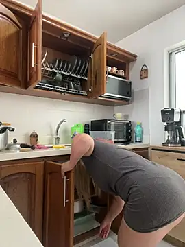 moniquerainx online show from April 1, 3:20 pm