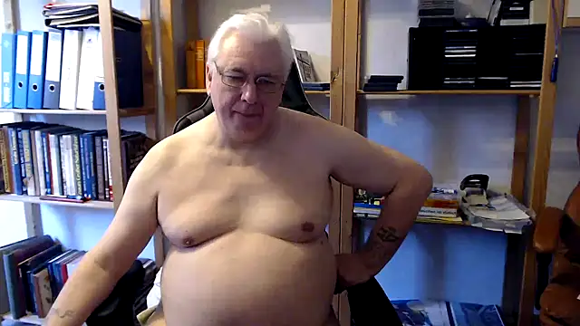 SchwanzhureXXL online show from February 17, 9:46 am