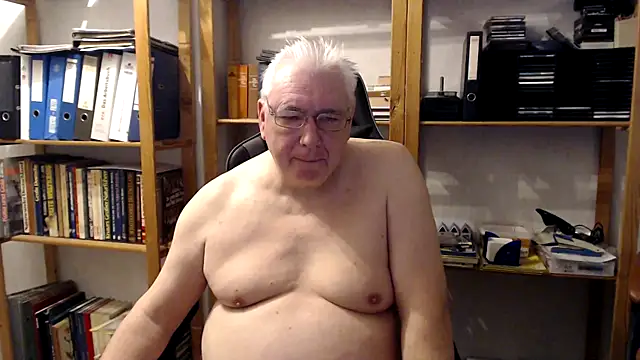 SchwanzhureXXL online show from December 5, 6:33 am