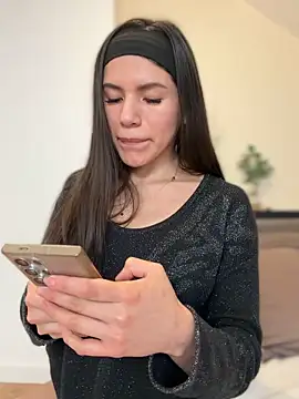 LalieFR online show from March 13, 11:39 am