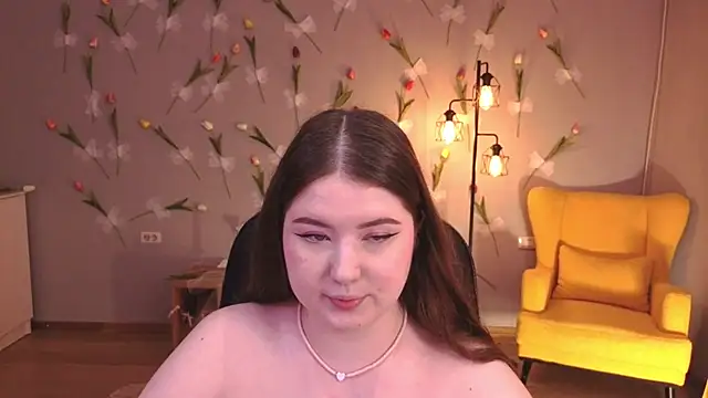 Snapshot of NicoleFoxery chatting on June 5, 6:24 pm NicoleFoxery online show from June 5, 6:24 pm