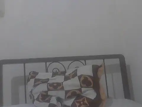 Snapshot of PRETTY-MI chatting on March 28, 8:41 pm PRETTY-MI online show from March 28, 8:41 pm