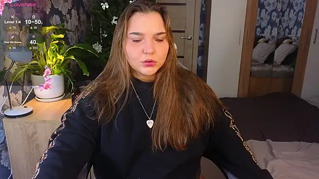 Snapshot of _momiji_ chatting on January 18, 1:15 pm momiji online show from January 18, 1:15 pm