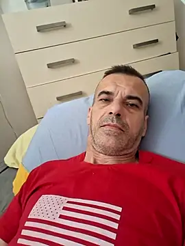 Snapshot of ionel12 chatting on July 8, 9:14 am ionel12 online show from July 8, 9:14 am