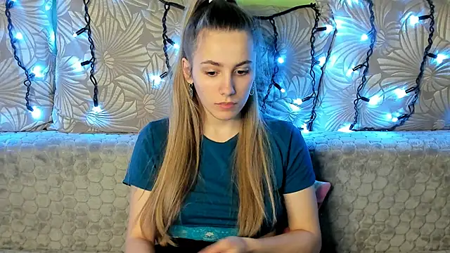 MaggieCake online show from January 26, 5:02 am