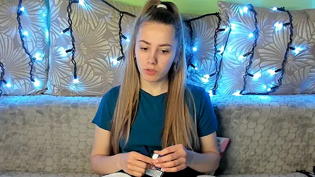 MaggieCake online show from January 27, 2:10 am