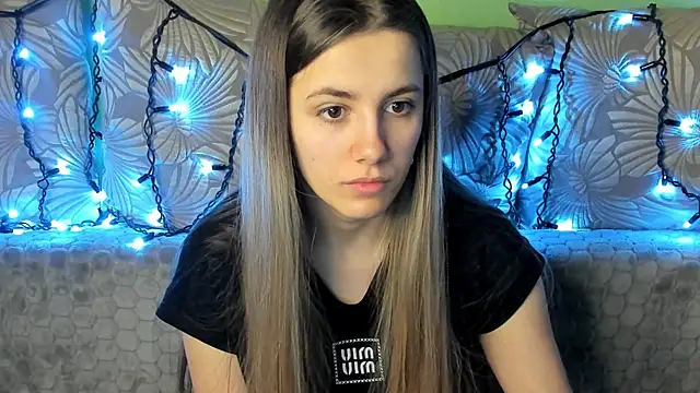 MaggieCake online show from February 25, 5:19 am