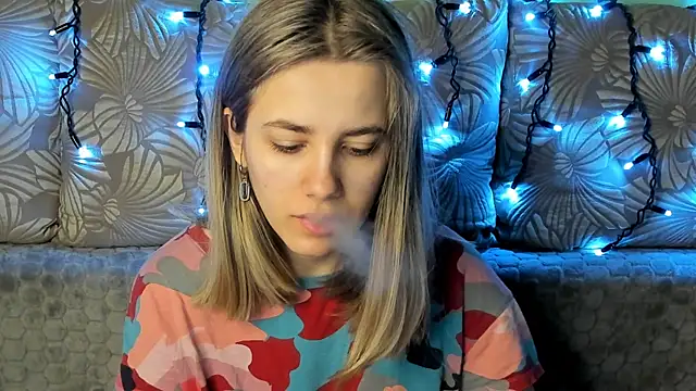 MaggieCake online show from March 11, 7:26 am