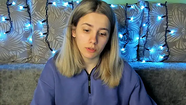 MaggieCake online show from March 18, 4:37 am