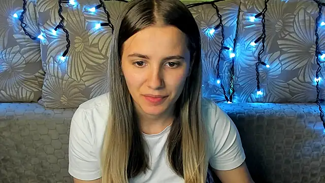 MaggieCake online show from October 21, 12:00 am