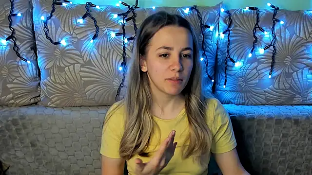 MaggieCake online show from December 19, 4:08 am