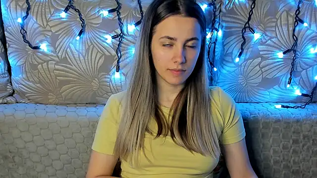 MaggieCake online show from January 7, 2:36 am