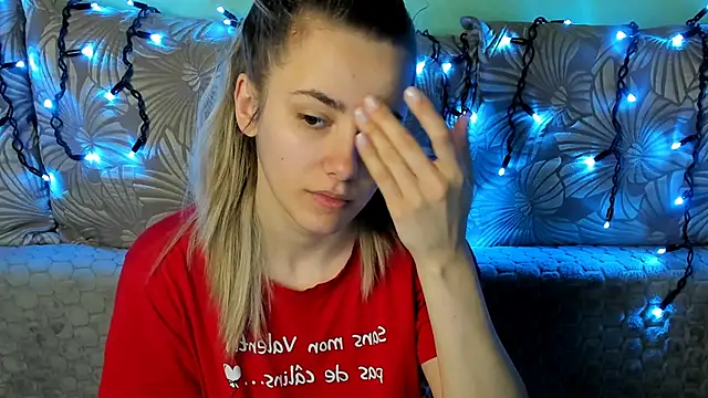 MaggieCake online show from January 18, 7:45 am