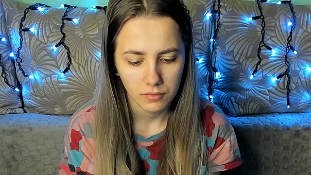 MaggieCake online show from February 4, 4:29 am