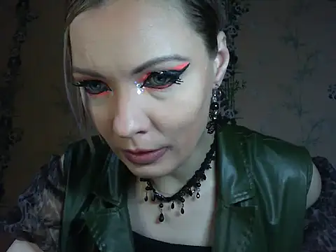 WildMissNiks online show from March 25, 8:31 am