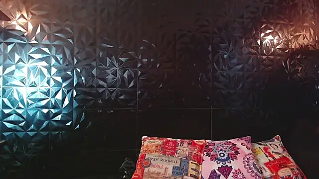 Snapshot of PINK__LOLA1 chatting on June 13, 2:48 pm PINK LOLA1 online show from June 13, 2:48 pm