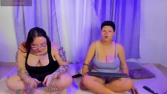 MiaYMolly online show from April 13, 1:55 am