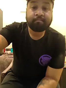 Snapshot of Harmanboy03 chatting on February 16, 6:31 am Harmanboy03 online show from February 16, 6:31 am