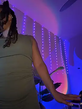 thebrattygoddess online show from July 2, 8:15 pm