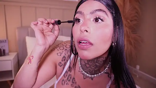curvyliciousss online show from May 11, 5:32 pm