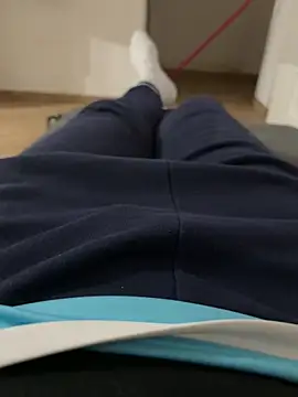 Snapshot of Io1994 chatting on December 17, 12:49 am Io1994 online show from December 17, 12:49 am