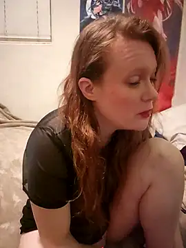 Snapshot of LilTokez chatting on February 6, 3:55 am LilTokez online show from February 6, 3:55 am