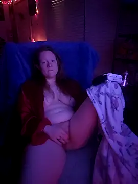 Snapshot of LilTokez chatting on February 12, 12:33 pm LilTokez online show from February 12, 12:33 pm