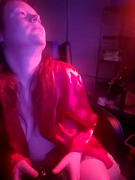 Snapshot of LilTokez chatting on February 24, 10:46 am LilTokez online show from February 24, 10:46 am