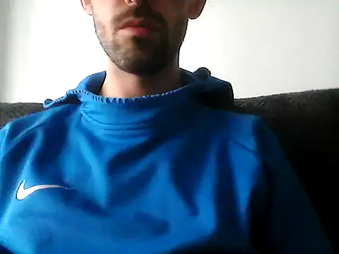 Snapshot of juju156111 chatting on February 1, 9:30 am juju156111 online show from February 1, 9:30 am