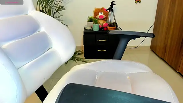 darsha sahu online show from February 25, 5:19 am