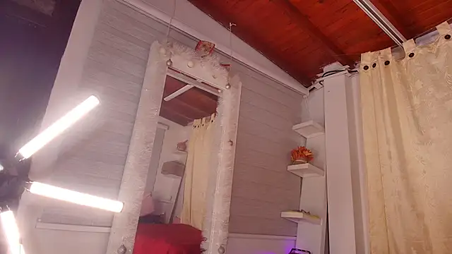 emyli sw  online show from February 8, 3:08 am