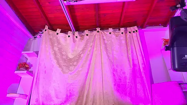 emyli sw  online show from February 18, 3:10 am