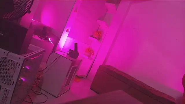 emyli sw  online show from October 11, 3:06 am