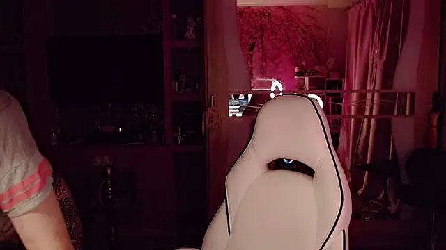 AnnieGOld  online show from March 8, 6:28 am