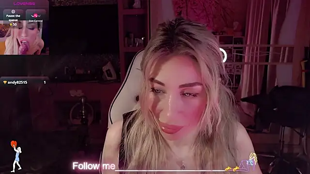 AnnieGOld  online show from April 11, 10:58 pm