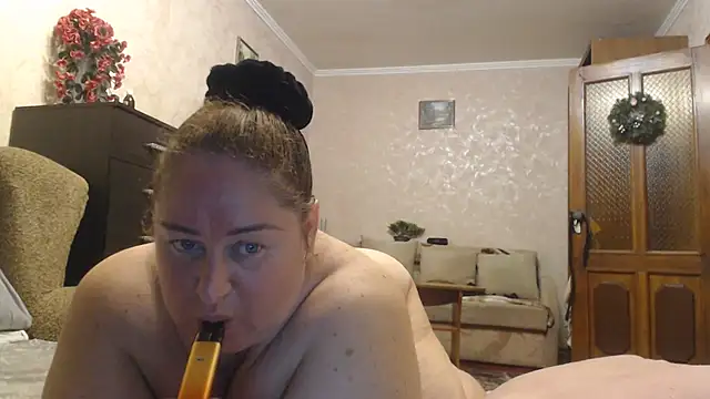 Snapshot of Amy_August chatting on June 19, 6:45 pm Amy August online show from June 19, 6:45 pm