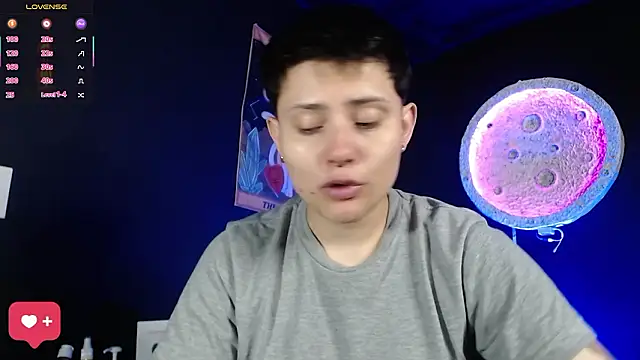 girl intense444 online show from March 20, 1:27 pm