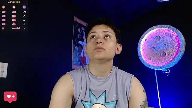 girl intense444 online show from March 24, 1:05 pm