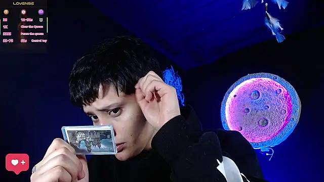 girl intense444 online show from March 25, 12:33 pm