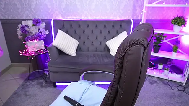 LittleShyy online show from November 4, 1:54 pm