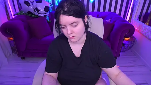 LittleShyy online show from July 9, 12:42 pm