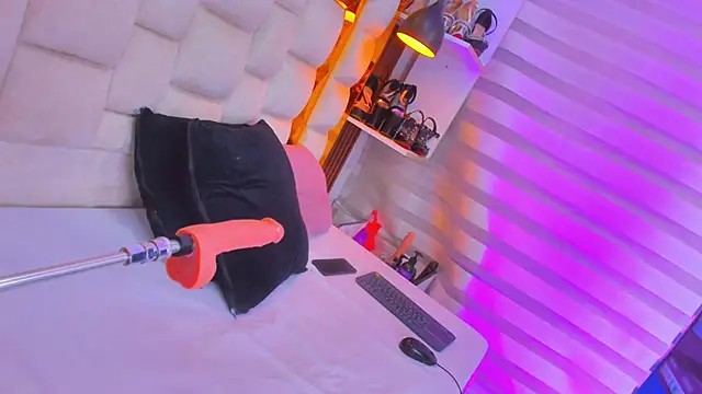 bigass monic online show from February 14, 3:14 am