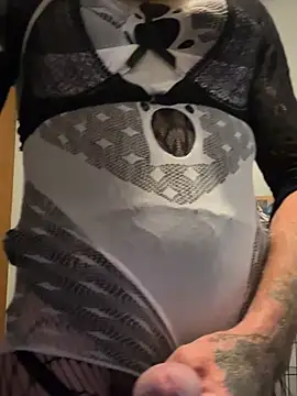 Snapshot of MadMaxxx84 chatting on April 13, 6:52 am MadMaxxx84 online show from April 13, 6:52 am