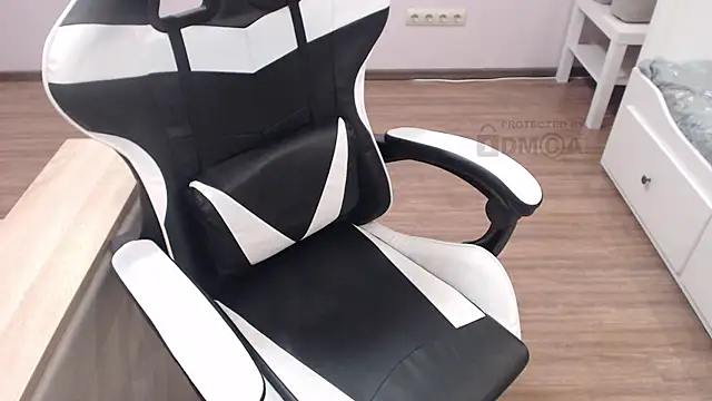 Mandarin4ks online show from February 5, 9:40 pm