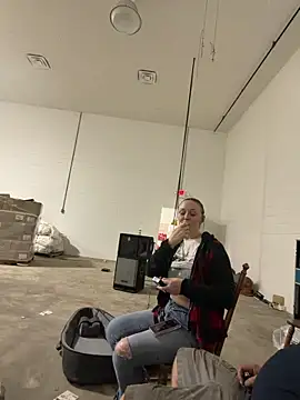 Charlie-N-Bubblez online show from March 8, 2:59 am