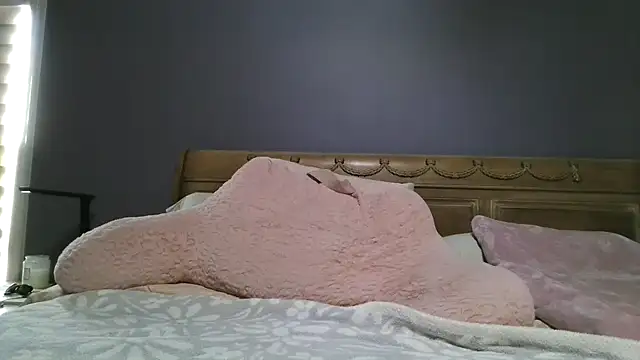 Lisaisluscious online show from March 23, 2:32 pm