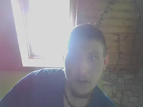 Snapshot of Untrhund23 chatting on April 5, 3:31 pm Untrhund23 online show from April 5, 3:31 pm