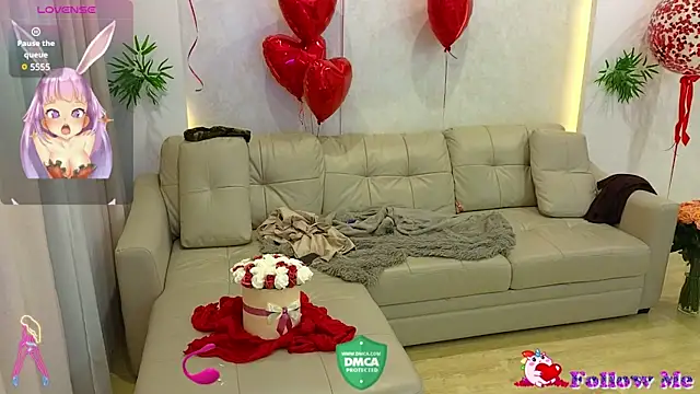 Snapshot of Rabbits_couplee chatting on February 10, 11:34 pm Rabbits couplee online show from February 10, 11:34 pm