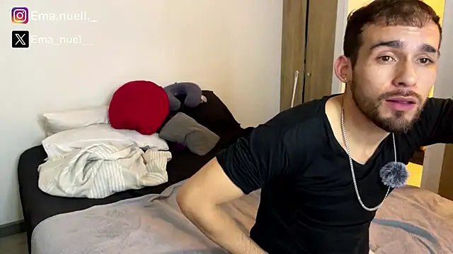 Snapshot of Emanuell__ chatting on April 21, 1:53 am Emanuell online show from April 21, 1:53 am